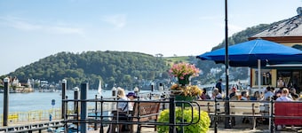 Central Dartmouth Hideaway with Garden & Parking