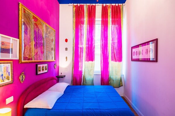 Double Room (1 Bedroom) | 1 bedroom, desk, bed sheets - Joy Stay Old Town by NapoliApartments (Naples)