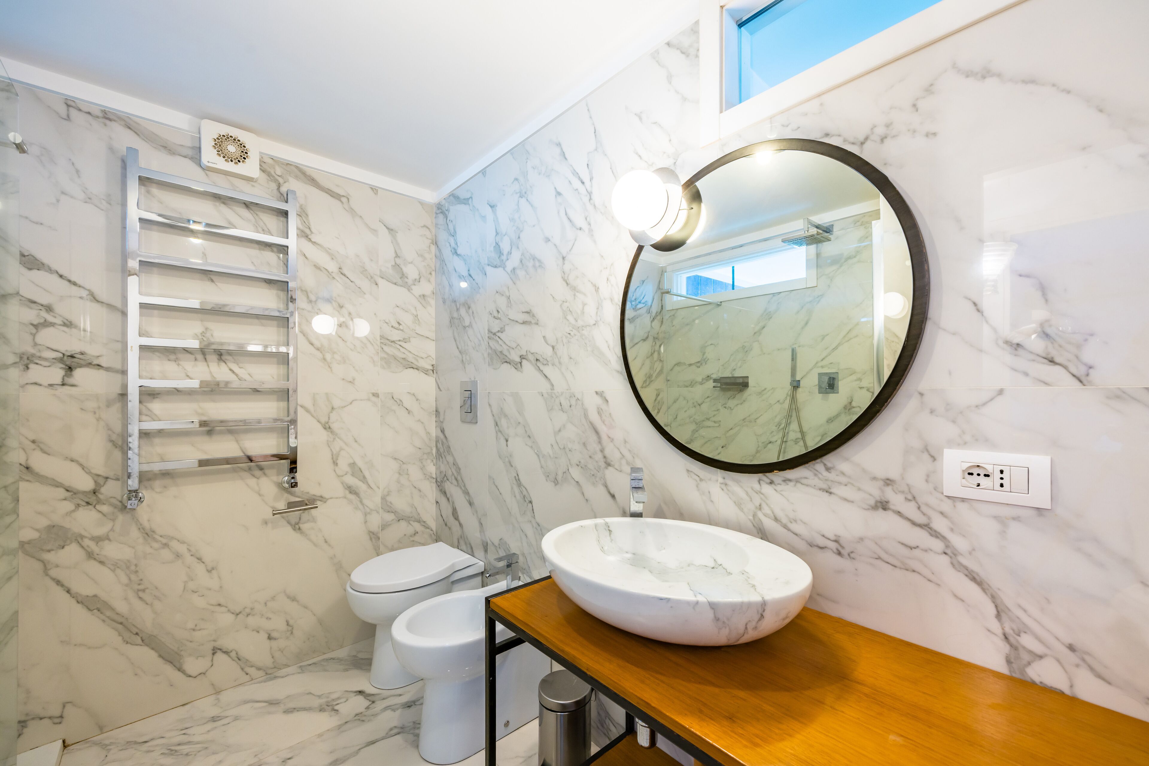 Camera doppia (1 Bedroom) | Bagno | Doccia, asciugacapelli, bidet, asciugamani