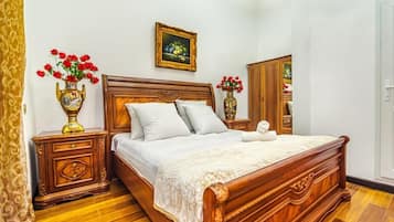 In-room safe, laptop workspace, blackout drapes, soundproofing