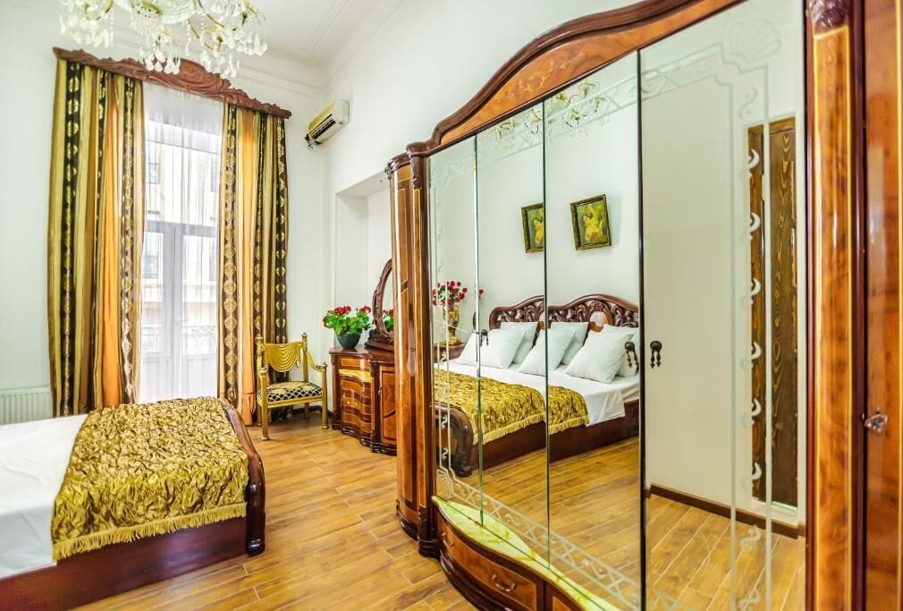 Classic Double Room, City View | Hypo-allergenic bedding, Select Comfort beds, minibar, in-room safe