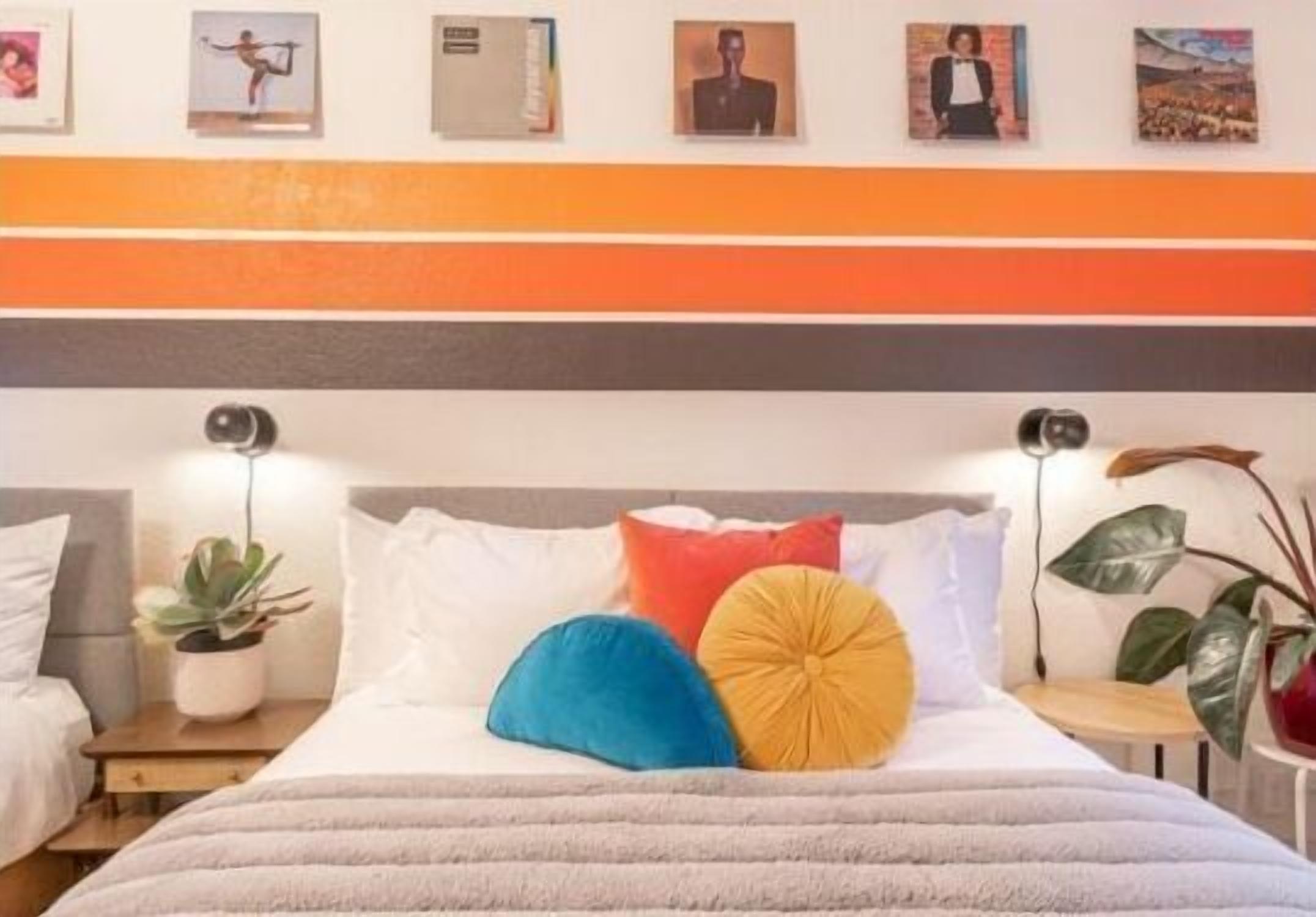 1 bedroom, free WiFi, bed sheets