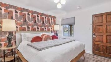 1 bedroom, free WiFi, bed sheets