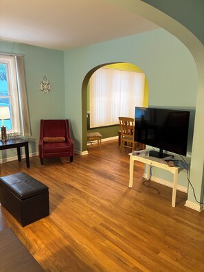 Interior - 3-bedroom house in lovely Muskegon close to downtown and Beach! (Muskegon)