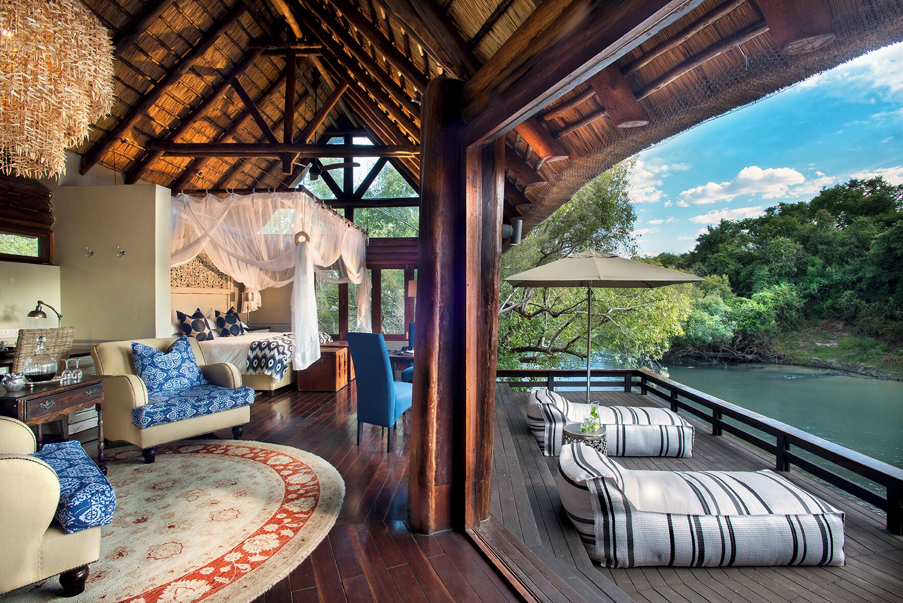 Suite – superior, elveutsikt | Overnattingsstedets uteområder