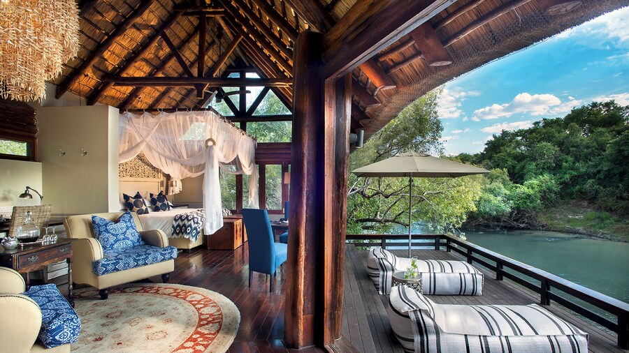 Royal Chundu River Zambezi Lodge