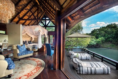 Royal Chundu River Zambezi Lodge