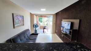 Living area - 3-Bedroom, 2-Bathroom Apartment with BBQ (Rio das Ostras)