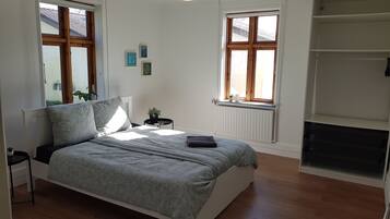 3 chambres, fer et planche à repasser, Wi-Fi gratuit, draps fournis
