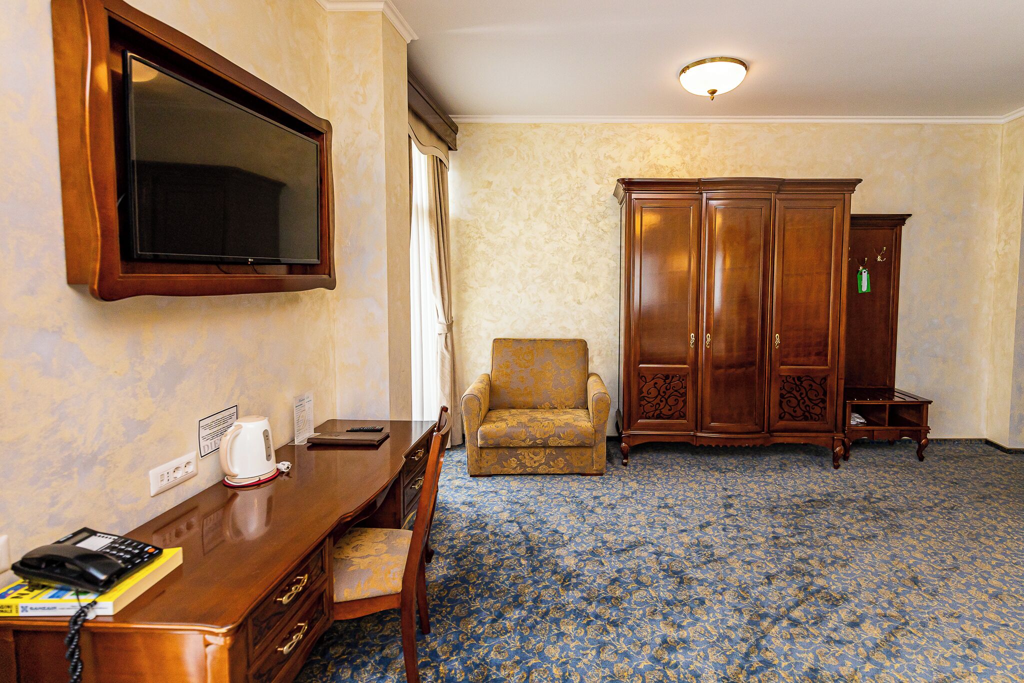 套房, 阳台, 湖景 | 住宿内部