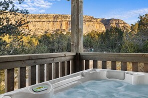 Tina de hidromasaje al aire libre