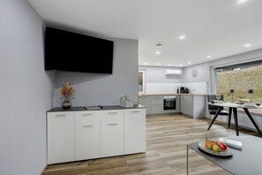 Kühlschrank, Ofen, Herdplatte, Geschirrspüler