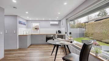 Kühlschrank, Ofen, Herdplatte, Geschirrspüler