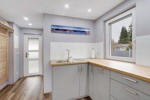 Réfrigérateur, four, plaque de cuisson, lave-vaisselle