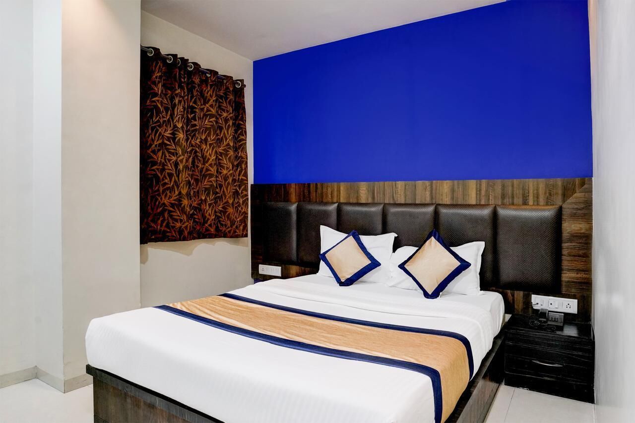 Double or Twin Room | Desk, laptop workspace, free WiFi