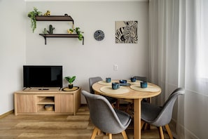 Living room - RentPlanet - Apartament Zdrowa (Wrocław)