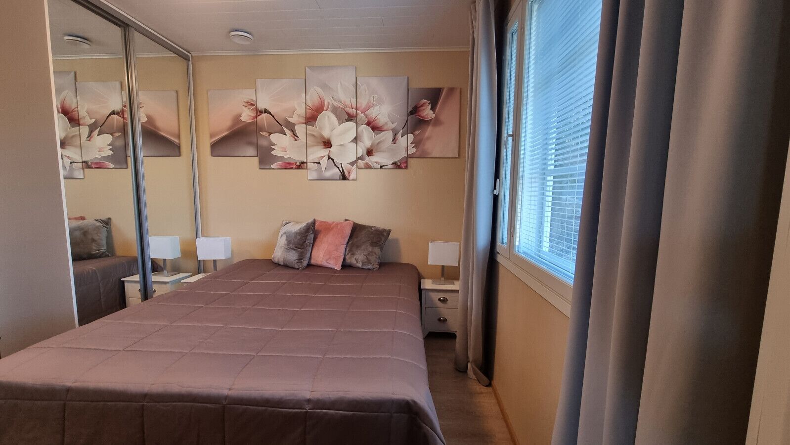 3 makuuhuonetta, silitysrauta/-lauta, Wi-Fi