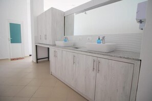 Nicht klassifiziertes Bild, 2 von 78, Schaltfläche