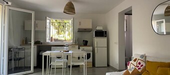 Small house 200 m from the sea