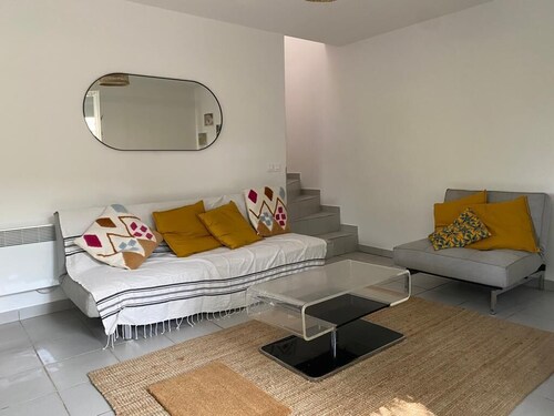 Small house 200 m from the sea