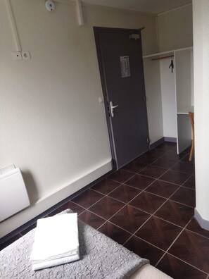 Economy Double Room | Interior - fasthotel troyes (Barberey-Saint-Sulpice)