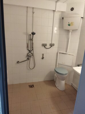 Economy Double Room | Bathroom - fasthotel troyes (Barberey-Saint-Sulpice)