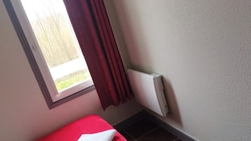 Economy Triple Room | Free WiFi