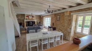Dining - Charming cottage Les Chênes (Saint-Cyprien)