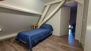 4 bedrooms, iron/ironing board, WiFi, bed sheets - Charming cottage Les Prés (Saint-Cyprien)