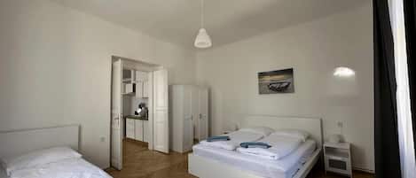 Cofres nos quartos, ferros/tábuas de passar roupa, Wi-Fi de cortesia