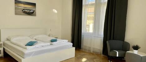 Coffres-forts dans les chambres, fer et planche Ă repasser