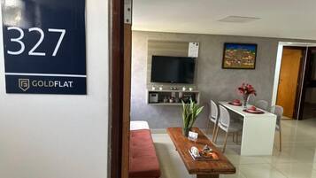 Family Apartment, 2 Bedrooms, Kitchen, Pool View | Interior