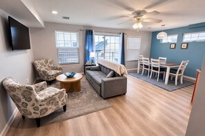 Living area - Beach Block Sleeps 8 4BR Family Retreat includes bunk beds Walk to Beach (Seaside Heights)