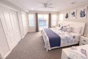 4 bedrooms, WiFi - Beach Block Sleeps 8 4BR Family Retreat includes bunk beds Walk to Beach (Seaside Heights)