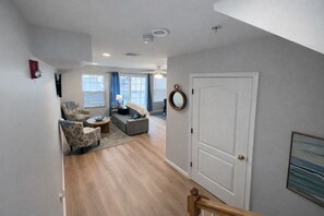 Living area - Beach Block Sleeps 8 4BR Family Retreat includes bunk beds Walk to Beach (Seaside Heights)