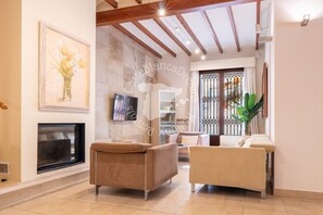 TV, fireplace - CostaBlancaDreams - Casa Paquita in Calpe (Calpe)