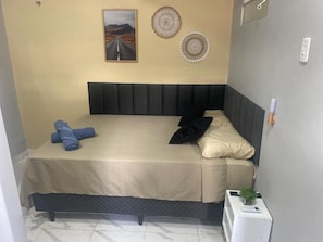1 chambre, fer et planche Ă repasser, Wi-Fi, draps fournis