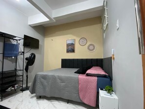 1 chambre, fer et planche Ă repasser, Wi-Fi, draps fournis