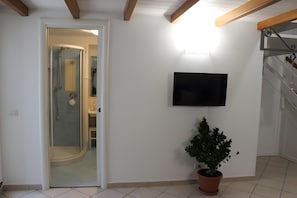 Dusch, hårtork och handdukar