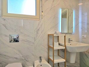 Bathroom - Perla Resort (Ishëm)