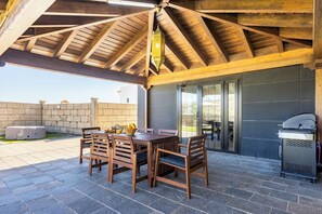 Outdoor dining - Home2Book Family Home in Candelaria (Arafo)