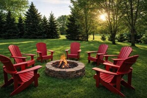 Property grounds - The Elora Farmhouse (Elora)