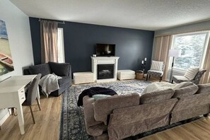 Living area - The Elora Farmhouse (Elora)