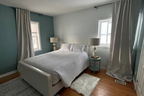 3 habitaciones, tabla de planchar con plancha, wifi y ropa de cama 