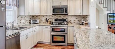 Mikroaaltouuni, uuni, liesi, astianpesukone