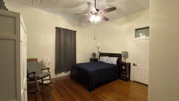 3 bedrooms, bed sheets