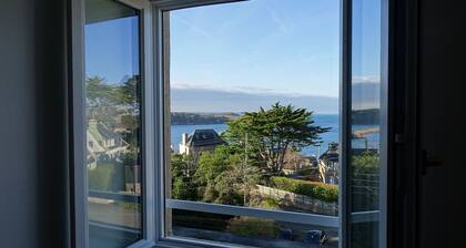 Sea view apartment, 250 m from the beach. On the top floor!