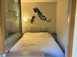 1 bedroom, WiFi - Isola 2000 New (Isola)