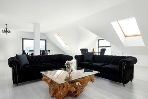 TV, offices - Spacious Apartment | Parking, Air Conditioning, Close to the River (Gdańsk)
