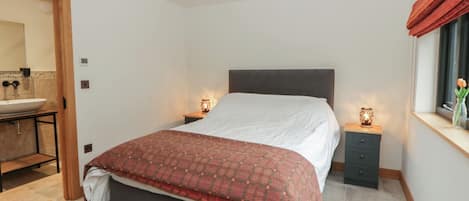 2 dormitoris, decoració individual i mobiliari individual